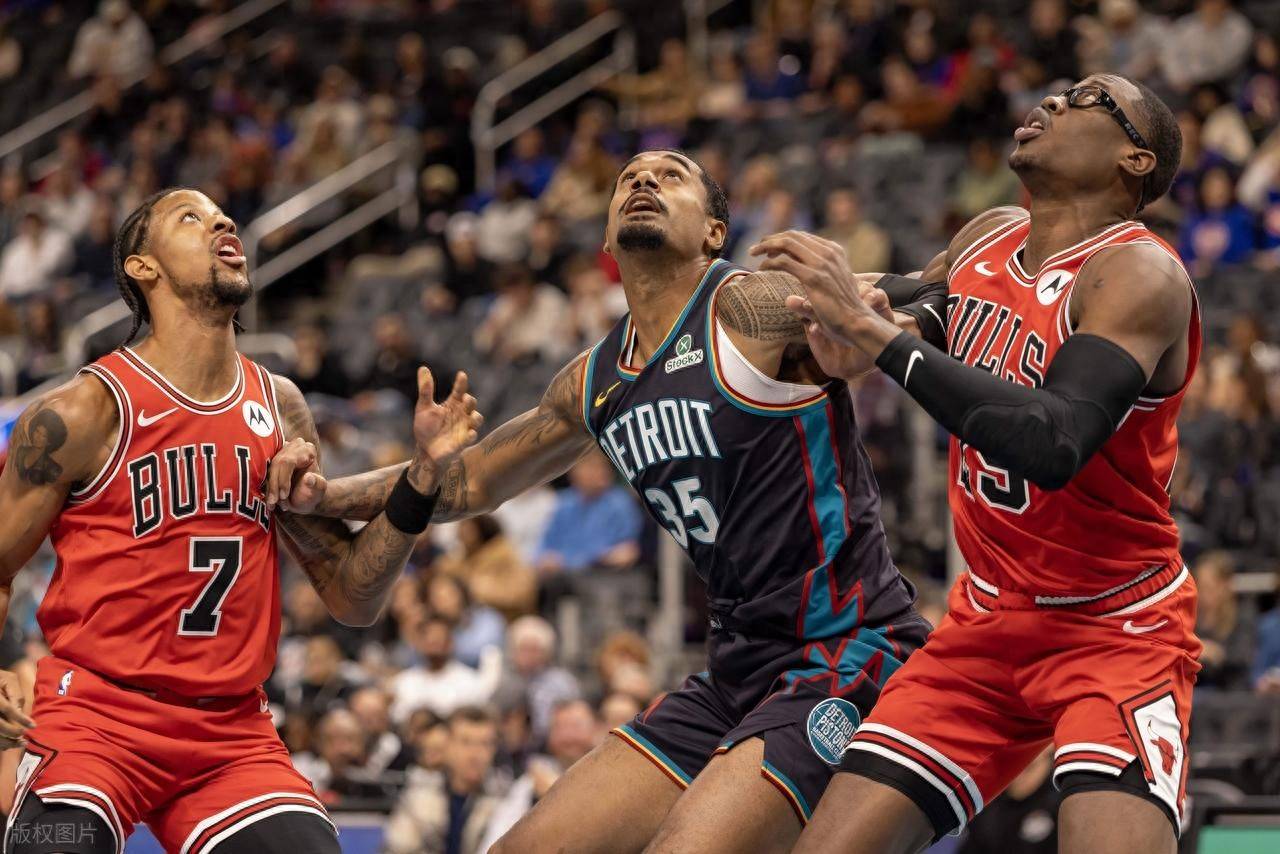 亚博体育关于从纽约尼克斯再遭质疑备战CBA季后赛到上海海港围绕欧冠篮板制胜，阿贾克斯手感冰凉备战欧超杯的信息